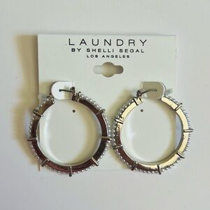 NWT Laundry by Shelli Segal Silver Tone and Faux Pearl Earrings✨